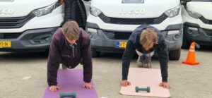 Zware push-up: Rook uit je oren